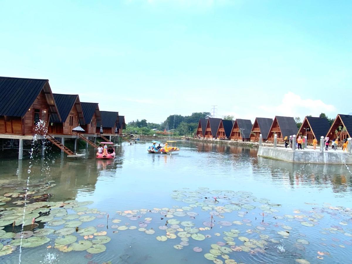 Resort & Resto Talaga Sundayana Subang Kültér fotó